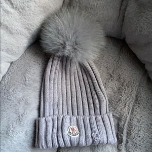 Moncler hat
